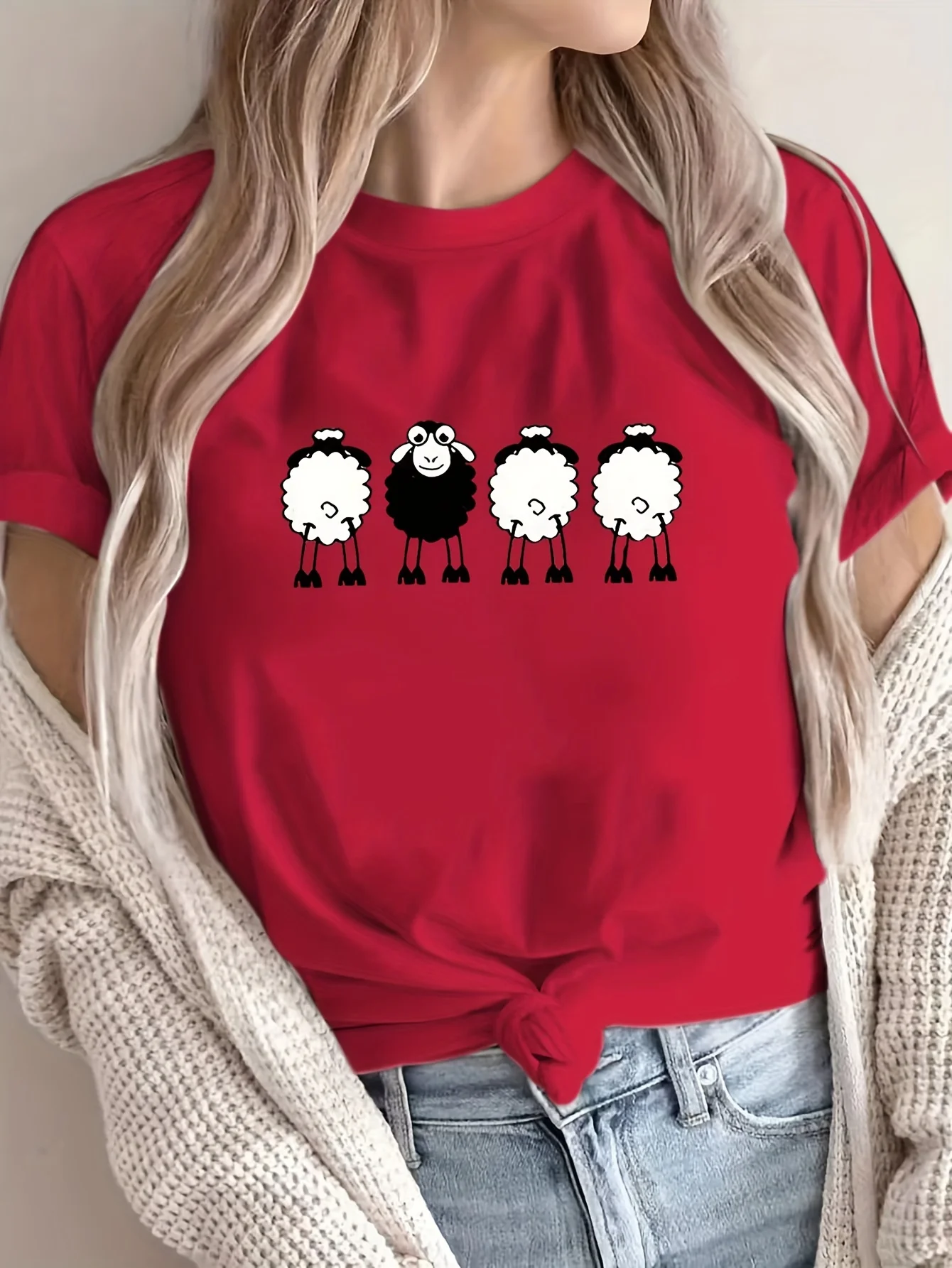 تي شيرت كاجوال بأكمام قصيرة، ملابس جمالية برقبة دائرية وطبعة أربعة أغنام