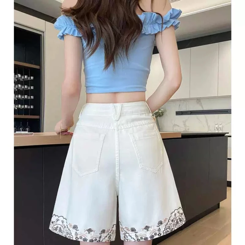 Women’s White Neo-Chinese Embroidered Jeans Premium Texture Contrast Color Loose Wide Leg Designe Mid Shorts Daily Outfit
