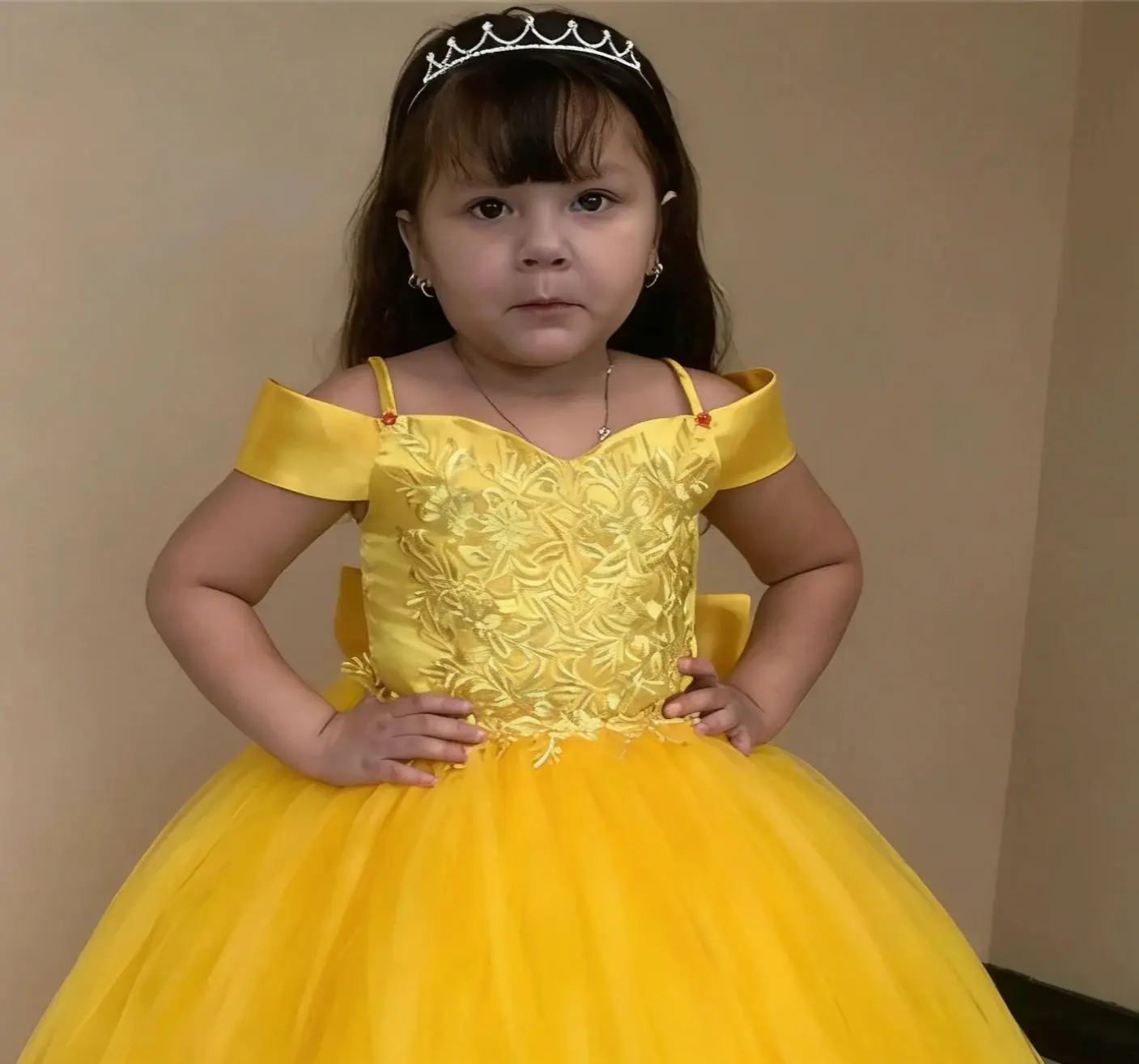 

TYellow Customized Flower Girl Dress for Wedding Lace Appliqued Tulle Floor Lenght Girls First Birthday Party Communion Gowm