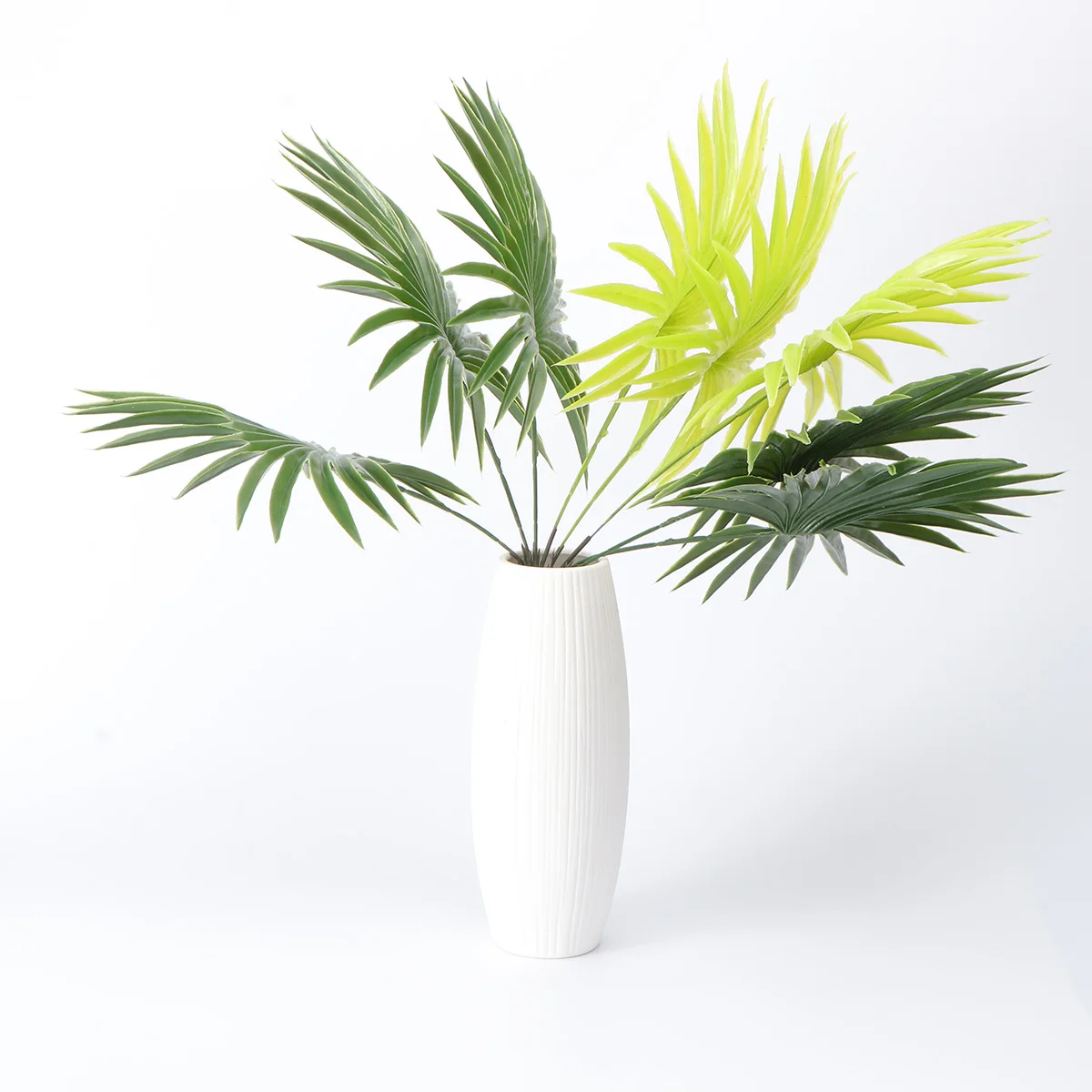 

Artificial Plants Plastic Palm Leaves Bonsai Lifelike Home Office Decor Eco Friendly Lightweight Gifts Simulation nament