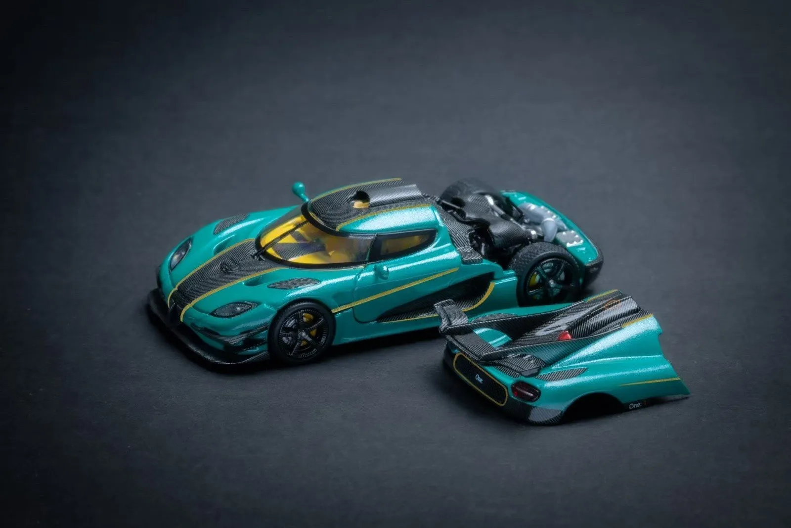

1:64 Scale One:1 Green Supercar Diecast Car Model Openable Rear Engine Cover MJ Toys Gift