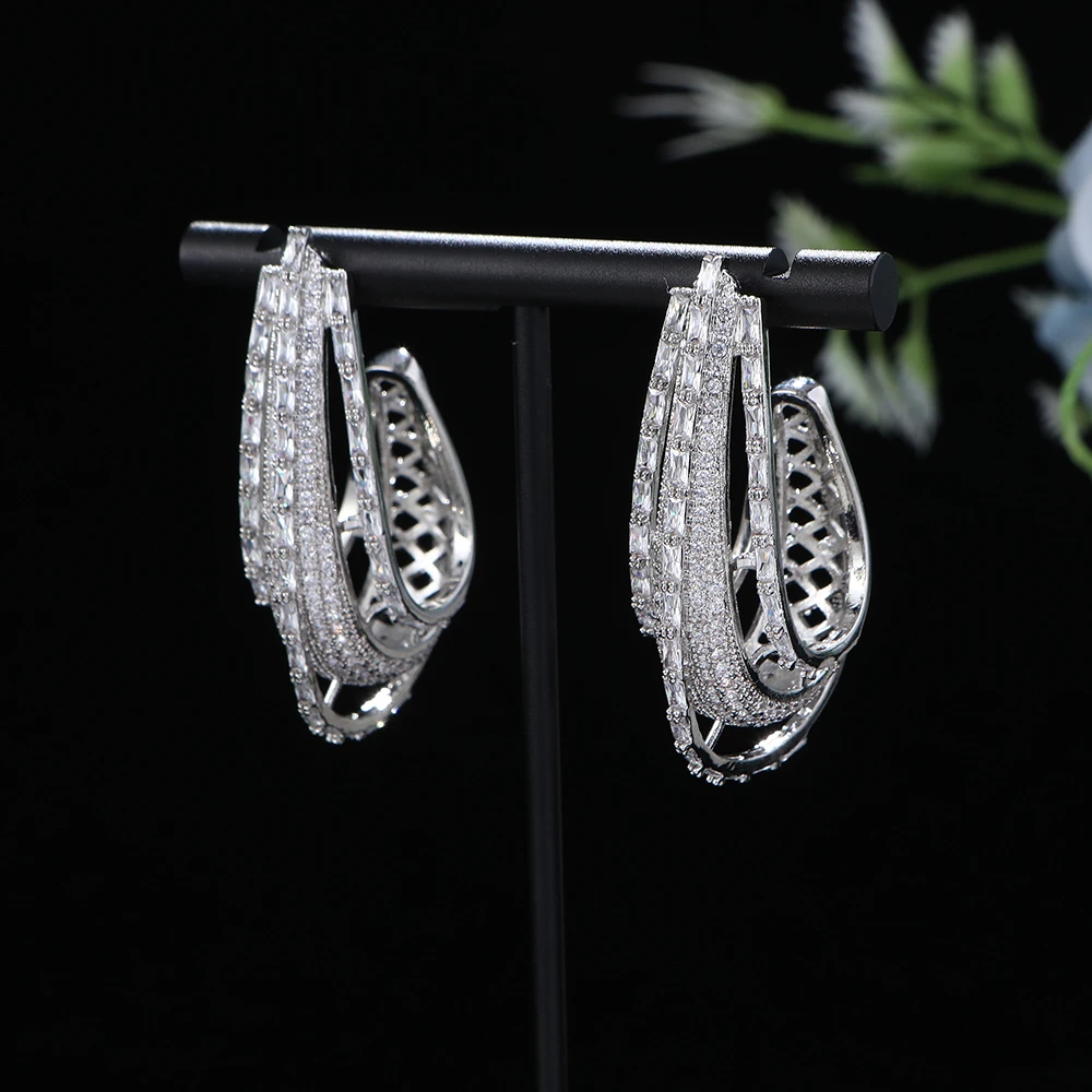 Luxury Irregular U Type Hoop Earring Stereoscopic Elliptical Square Microl Zirconia Women Wedding Fashion Jewelry A0162