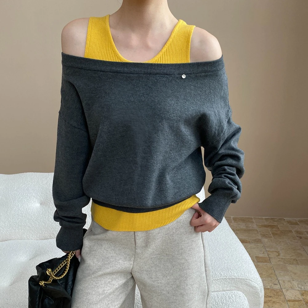 TWOTWINSTYLE Hit Color Spliced Folds T Shirt Female Slash Neck Long Sleeve Loose Design Streetwear Women's T Shirts Fashion New