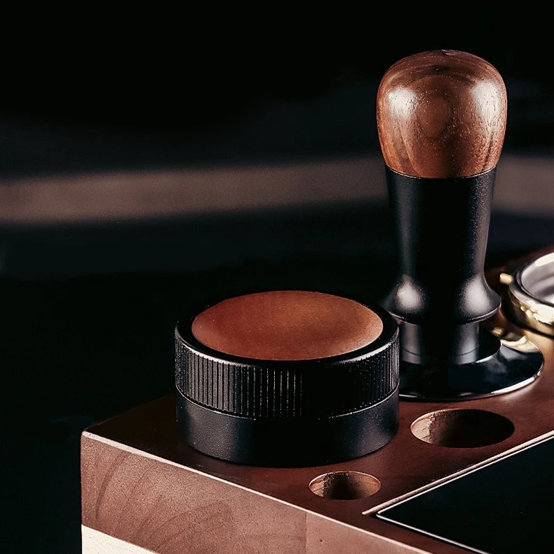 موزع القهوة مع أداة تسوية توزيع الجاذبية الذاتية 4 منحدرات بزاوية قابلة للتعديل ملحقات مقهى الإسبريسو أداة باريستا