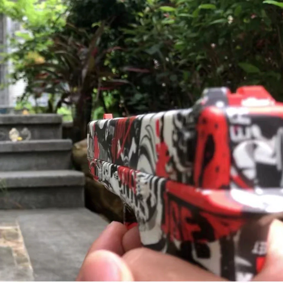 Bezpieczny pistolet kulowy G17 Ręczne ładowanie Pistolet do strzelania na duże odległości CS Zewnętrzna broń Strzelanka Prezent urodzinowy dla dzieci i dorosłych