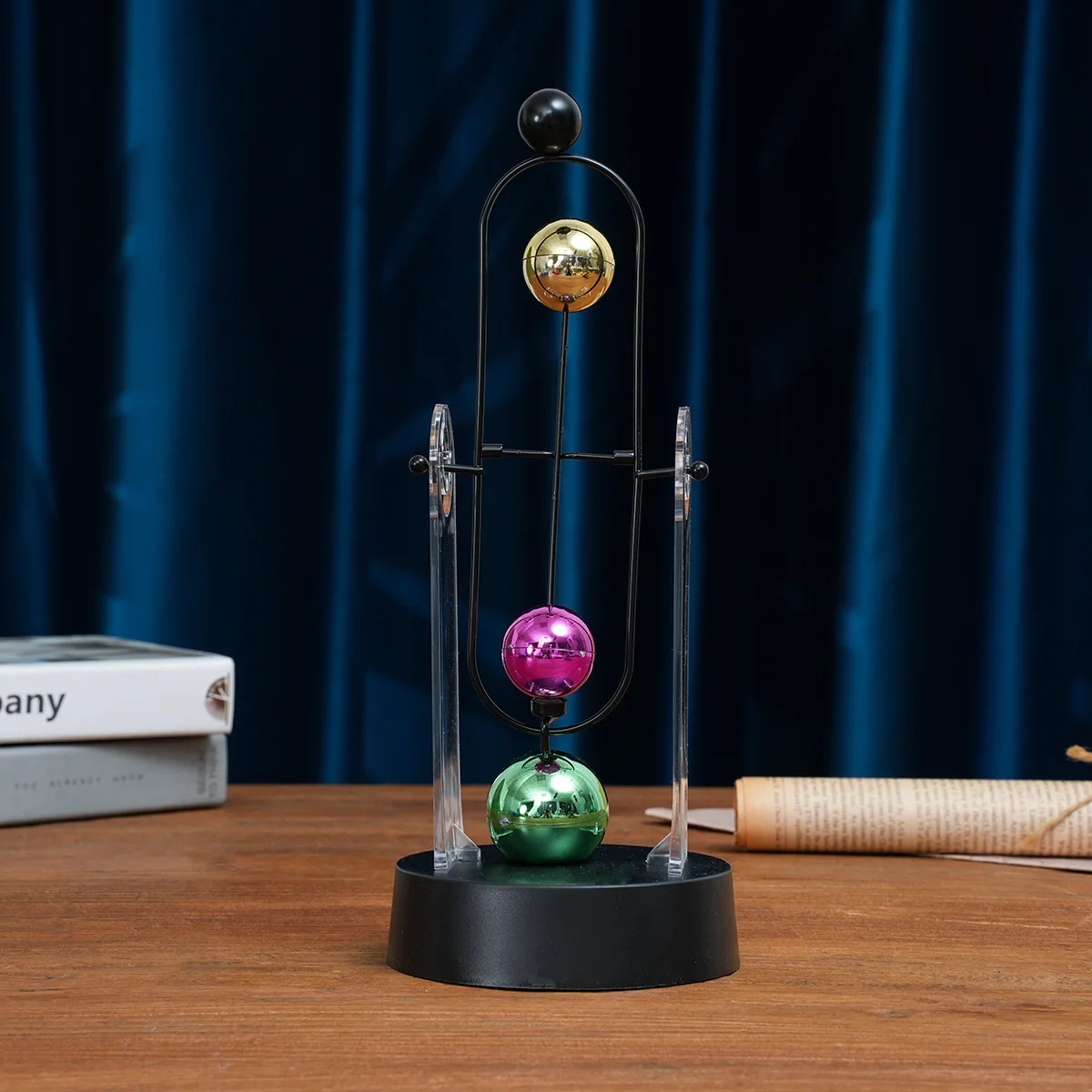 

Newton Pendulum Ball Permanent Motion Instrument Chaos Decoration Creative Home Room Office Modern Simple Decoration Gift Gift