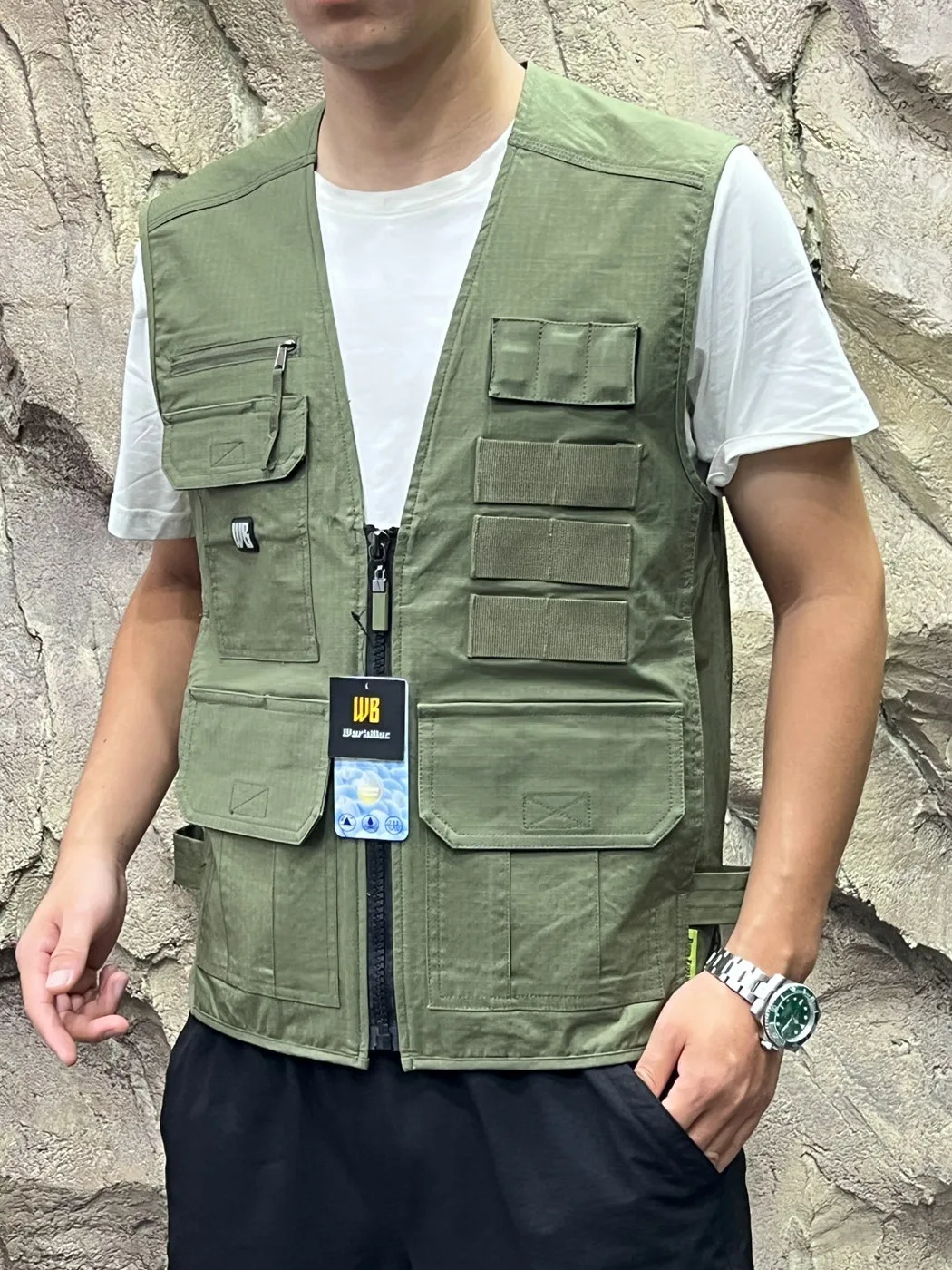 City Wild Functional Style Men's Outdoor Multi-Pocket Versatile Casual Layering Vest Trendy Cotton Polyester Blend Warmth