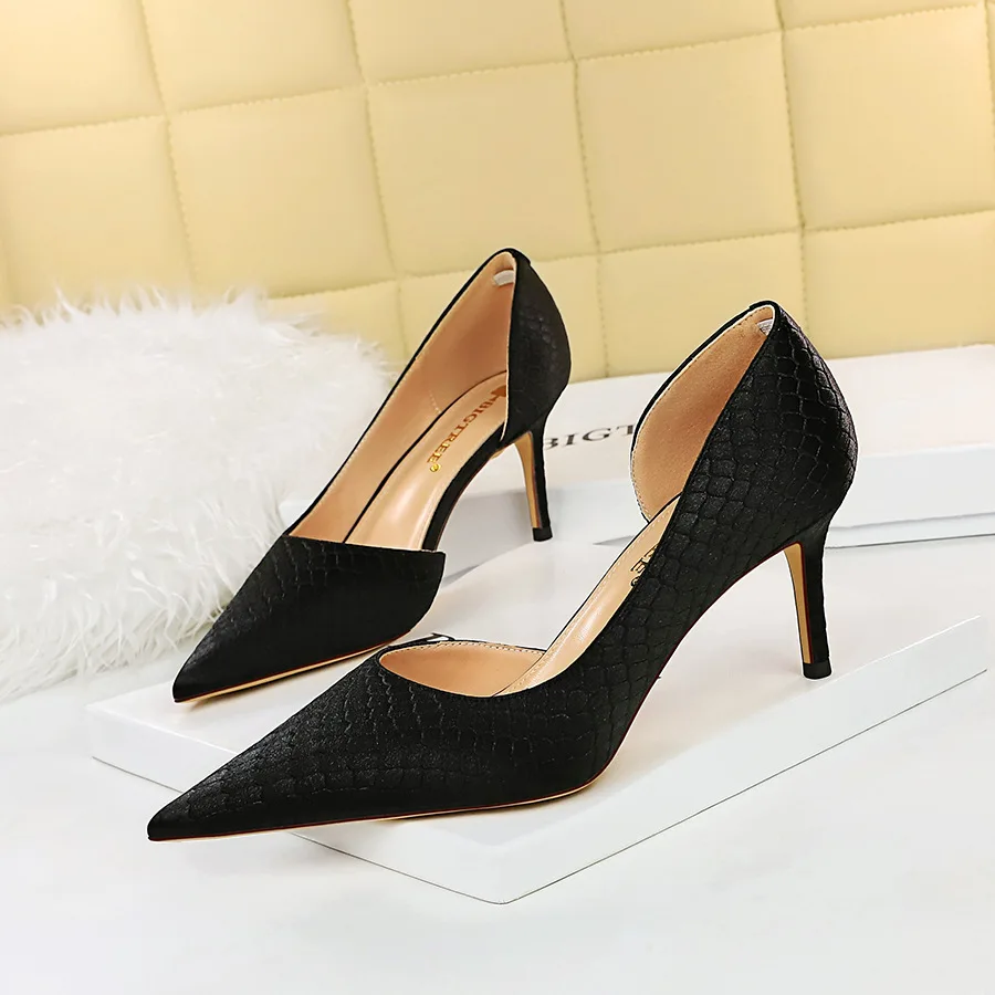 Silk Pointed Heel Shoes Women 2023 Thin Heel High-heeled Satin Elegant High Heels Shoes Plus Size 42 43 Hollow Pumps