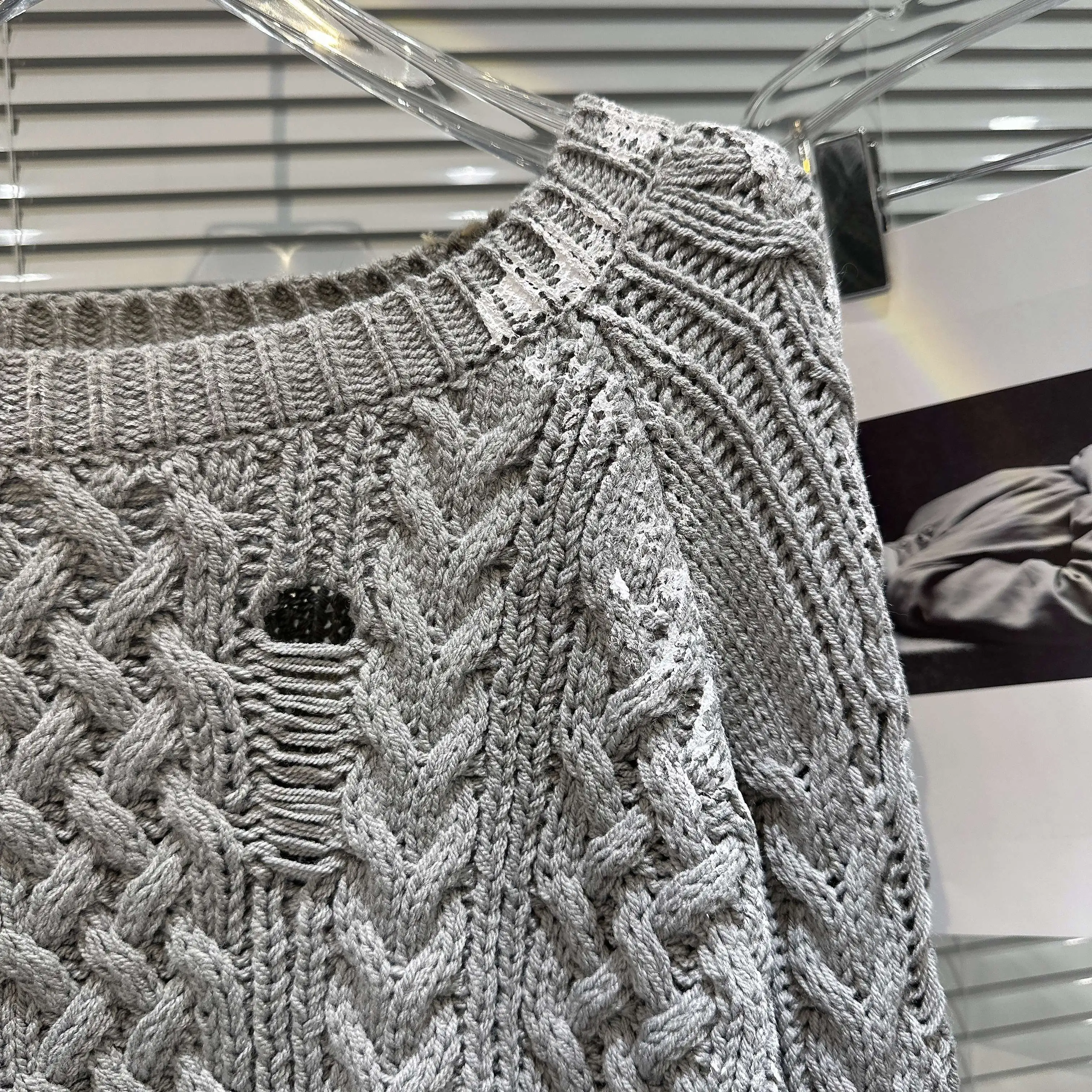 Mode Dames Zwarte Riemgesp Gebroken Gat Gebreide Truien 2024 Herfst Nieuwe Lange Pullovers Dames Trendy