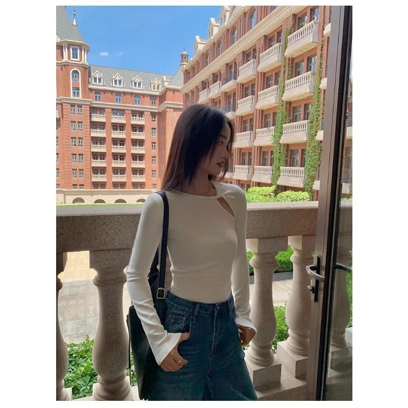 Camiseta hueca de manga larga para mujer, camisa de fondo de algodón de diseñador, Top versátil y ajustado