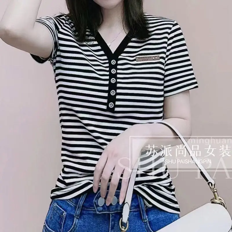 

Plus Size Striped Button T Shirts Summer New Short Sleeve V Neck Solid Loose All-match Tops Vintage Street Casual Women Clothing