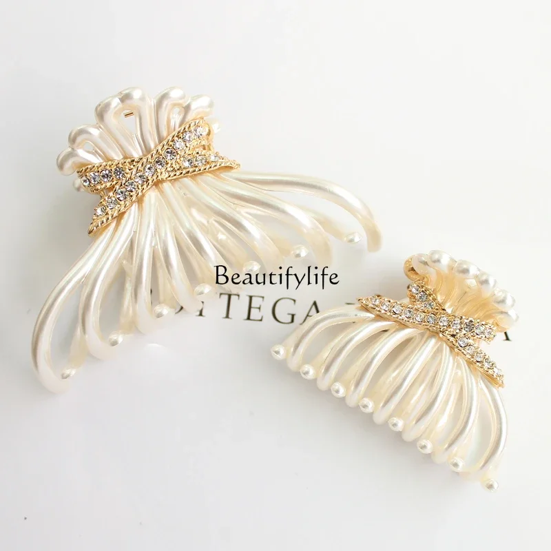 

Imitation Pearl Little Daisy Hair Claws, South Korea Imported Hair Accessories, Female