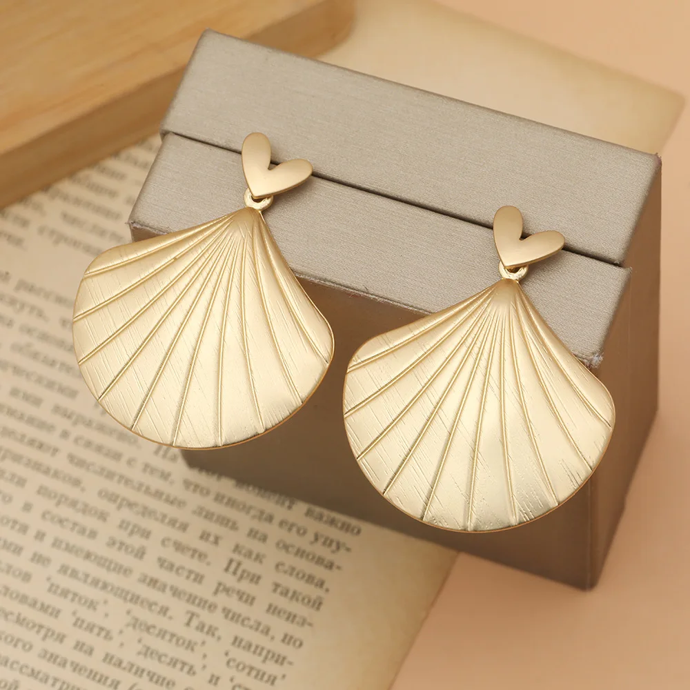 2026 new fashion classic fan-shaped Earrings for women Girls Wedding Party Jewelry Earrings