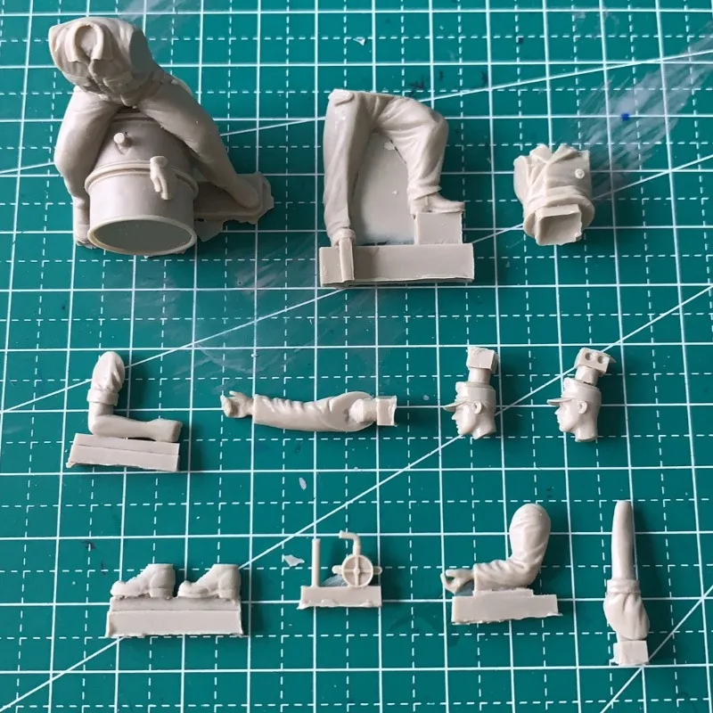1/35 Scale Resin Figure Model Kits Soldiers Fueling the Tank 2 FG (NO TANK) Hobby Miniatures Unassembled and Unpainted 746
