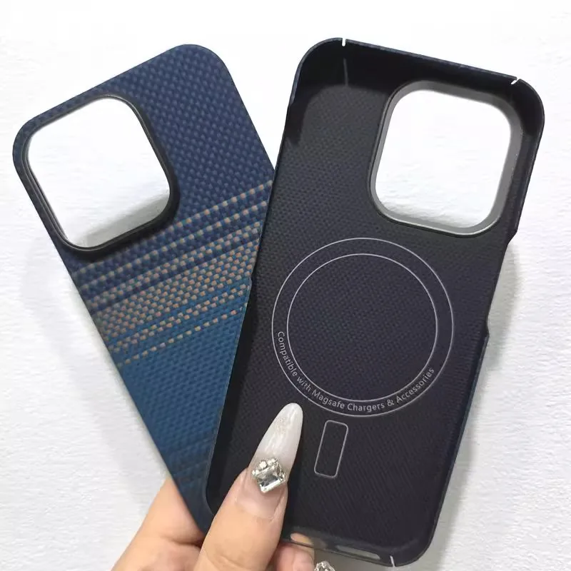

Магнитный чехол для телефона из кевлара для iPhone 16 Pro 15 Pro Max 15 Pro, легкий жесткий чехол из углеродного волокна с плавающим кубиком Рубика