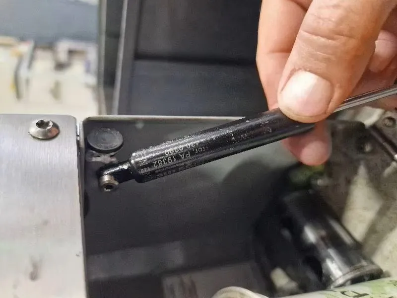 Muelle de gas Haas, varilla de tracción del muelle, piezas de repuesto para máquinas CNC Haas.