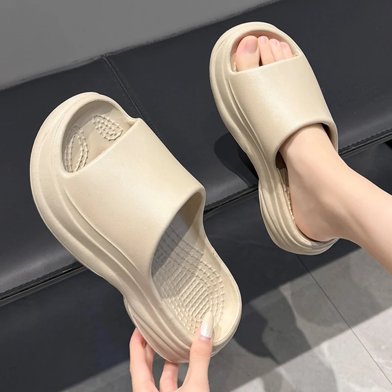Chunky Plateau-Slipper für Damen 2026 Sommer Bequeme Keilabsatz-Sandalen Einfarbige Rutschfeste EVA Dicksohlen-Slides – Detail 7