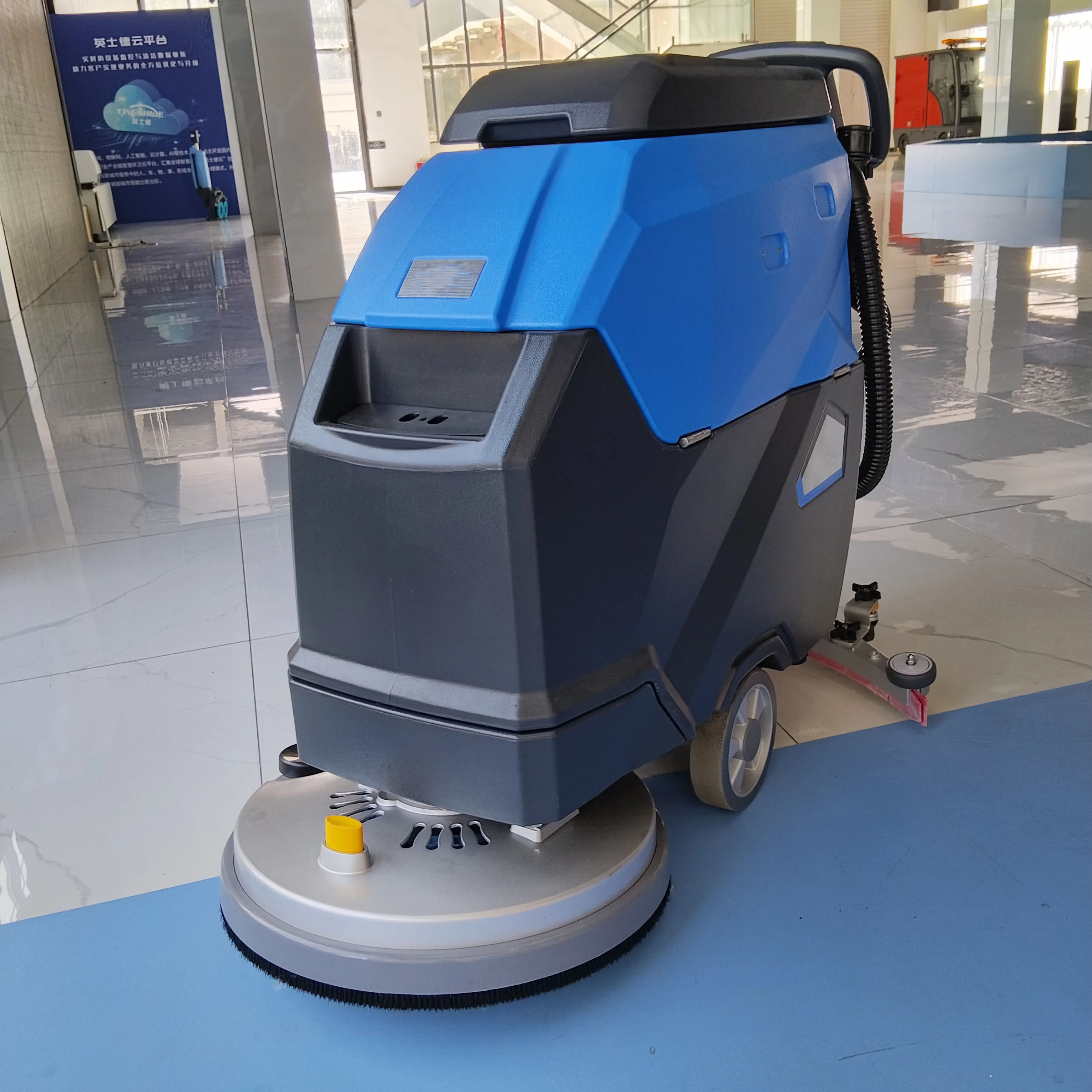 Vacuum Commercial Road Sweeper Machine Full Closed Electric Street Lawn Sweeper