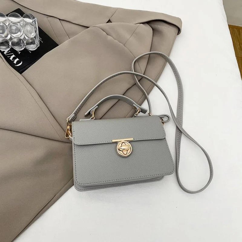 

Elegant Luxury Classic Leather Clutch Bag For Women With Mini Size And Designer Paris Fashion Inspired Logo