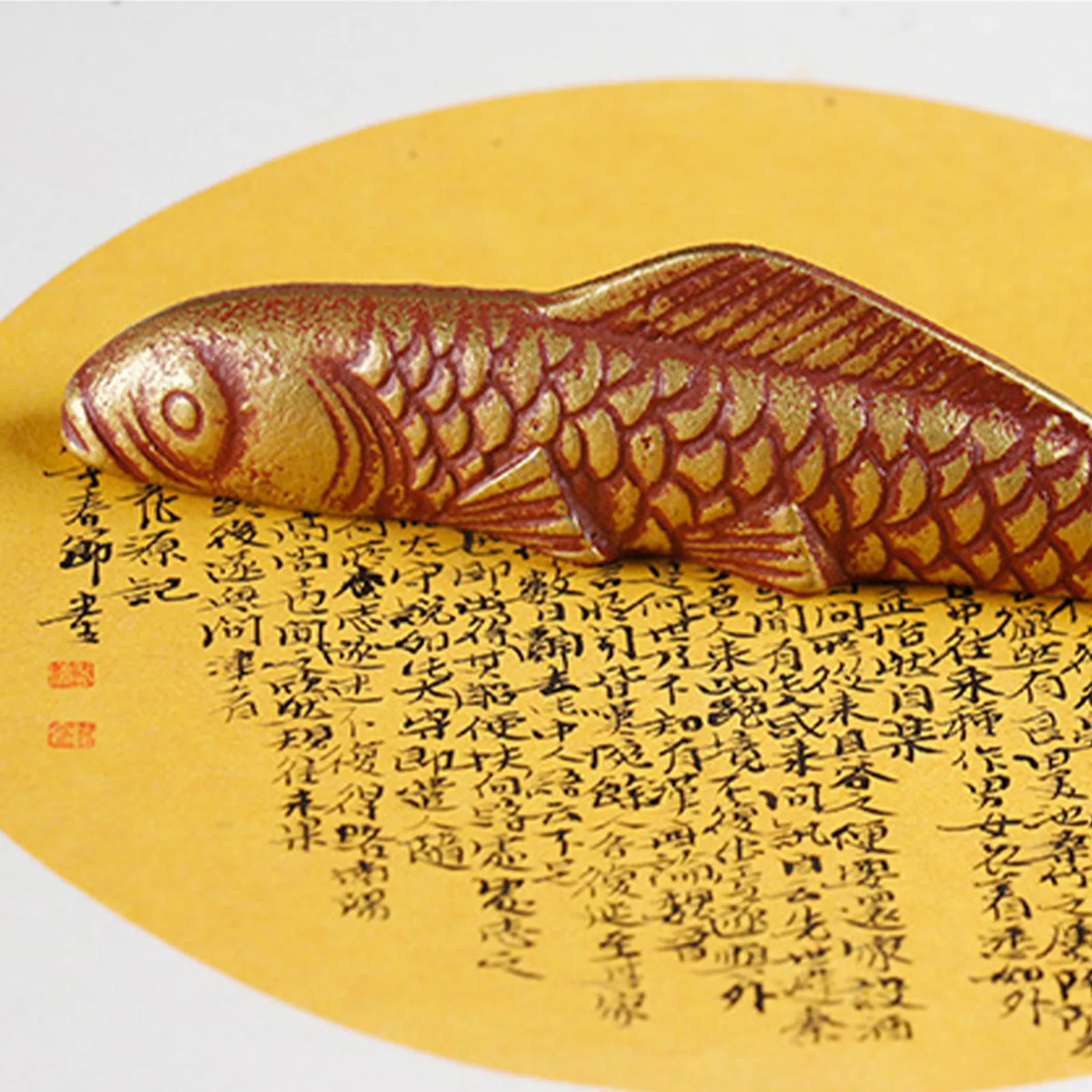 

Тяжелый чугунный пресс-папье в форме карпа для китайской каллиграфии, выравнивания бумаги, фиксации, для практики с кистями и для офиса