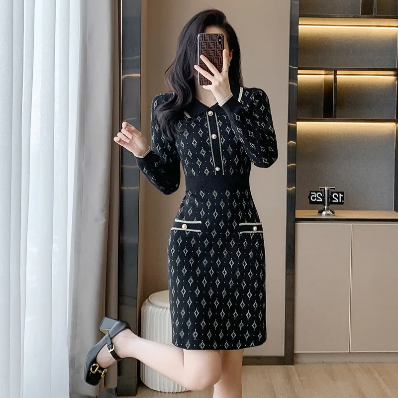 Rotes gestricktes A-Linien-Dr. Damen-Basisschicht-Farbe Blo Bright Tead Inner Wear Commute Sle Long Sve Doll Collar-Kleid