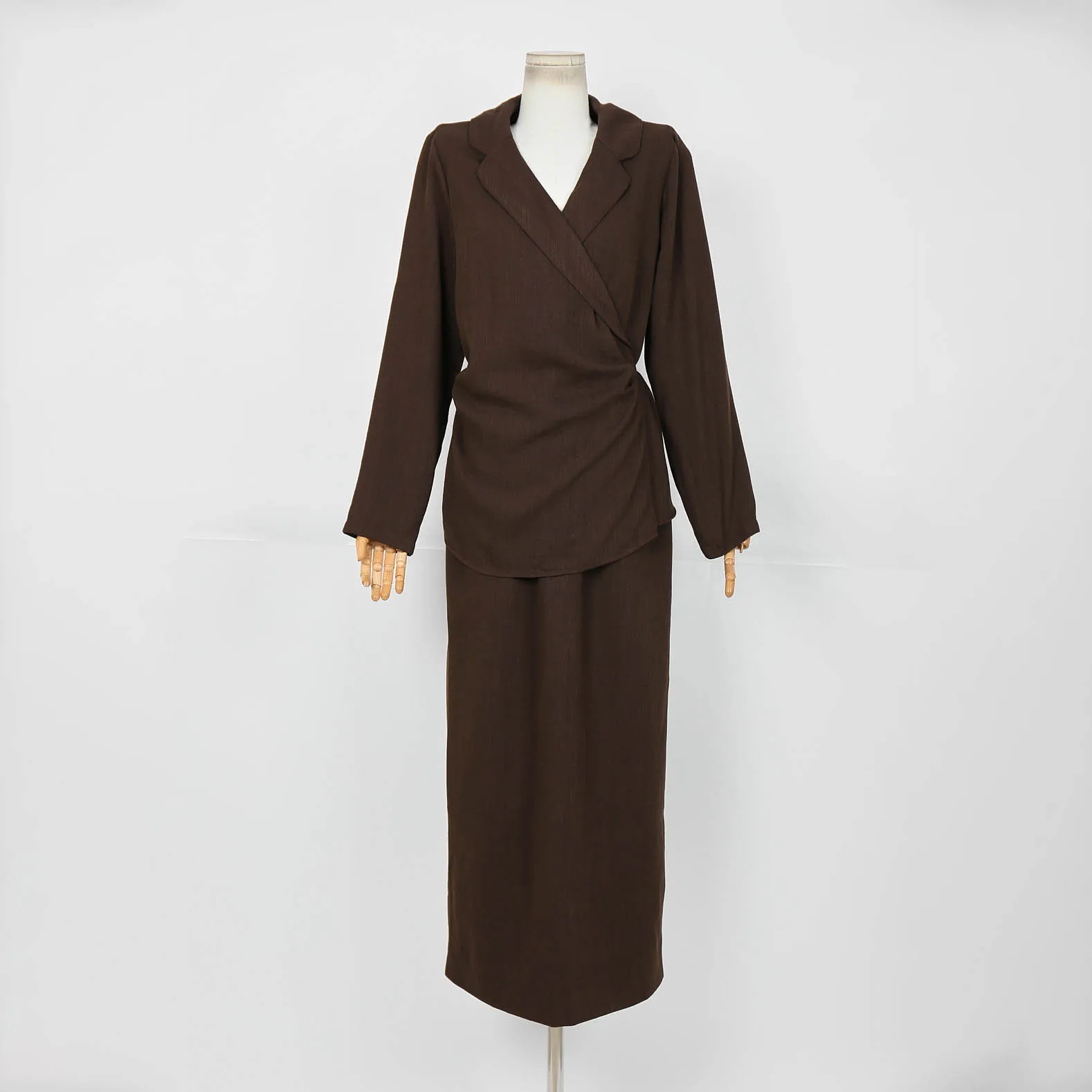 طقم بليزر نسائي عتيق وتنورة طويلة لربيع 2025 بدلة أنيقة للمكتب للسيدات باللون البني بأكمام طويلة ملابس رسمية عصرية