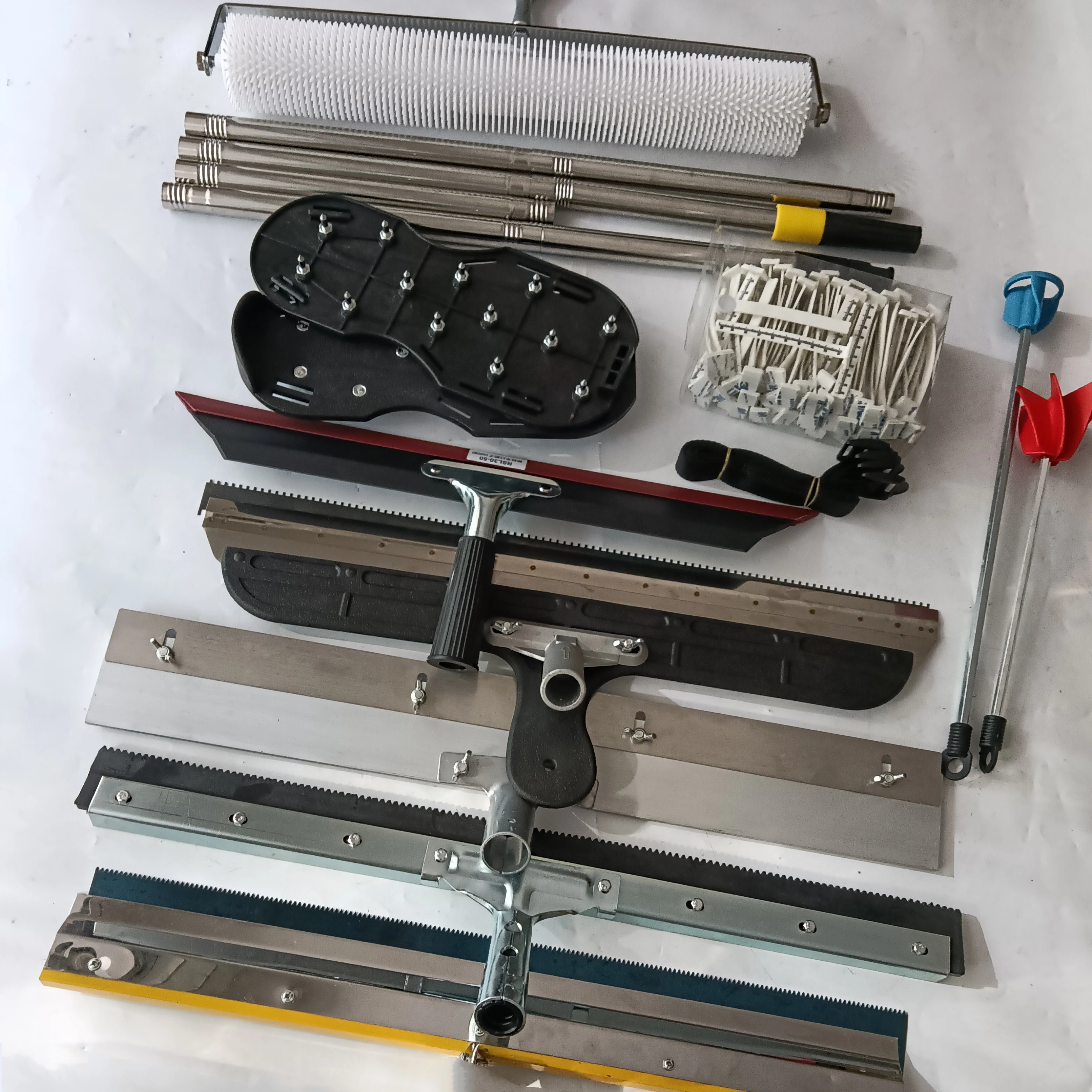 Hy 17 1set Spiked Roller Stainless Handle+Spiked Shoes+5pcs Squgees+2pcs Mixer PIN LEVELER Epoxy Floor Tools