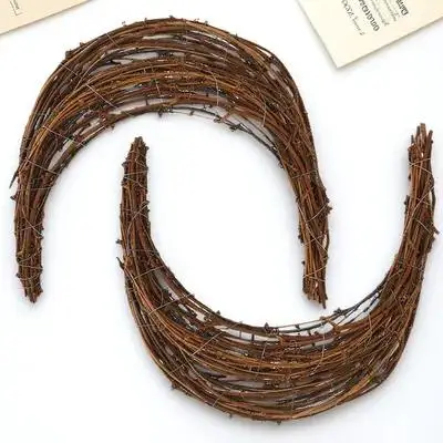 

2Pcs DIY Wreath Rattan Hoops for Xmas Garland Making and Wall Hanging Decor Moon Shaped Wreath Rattan DIY Garland Materials,