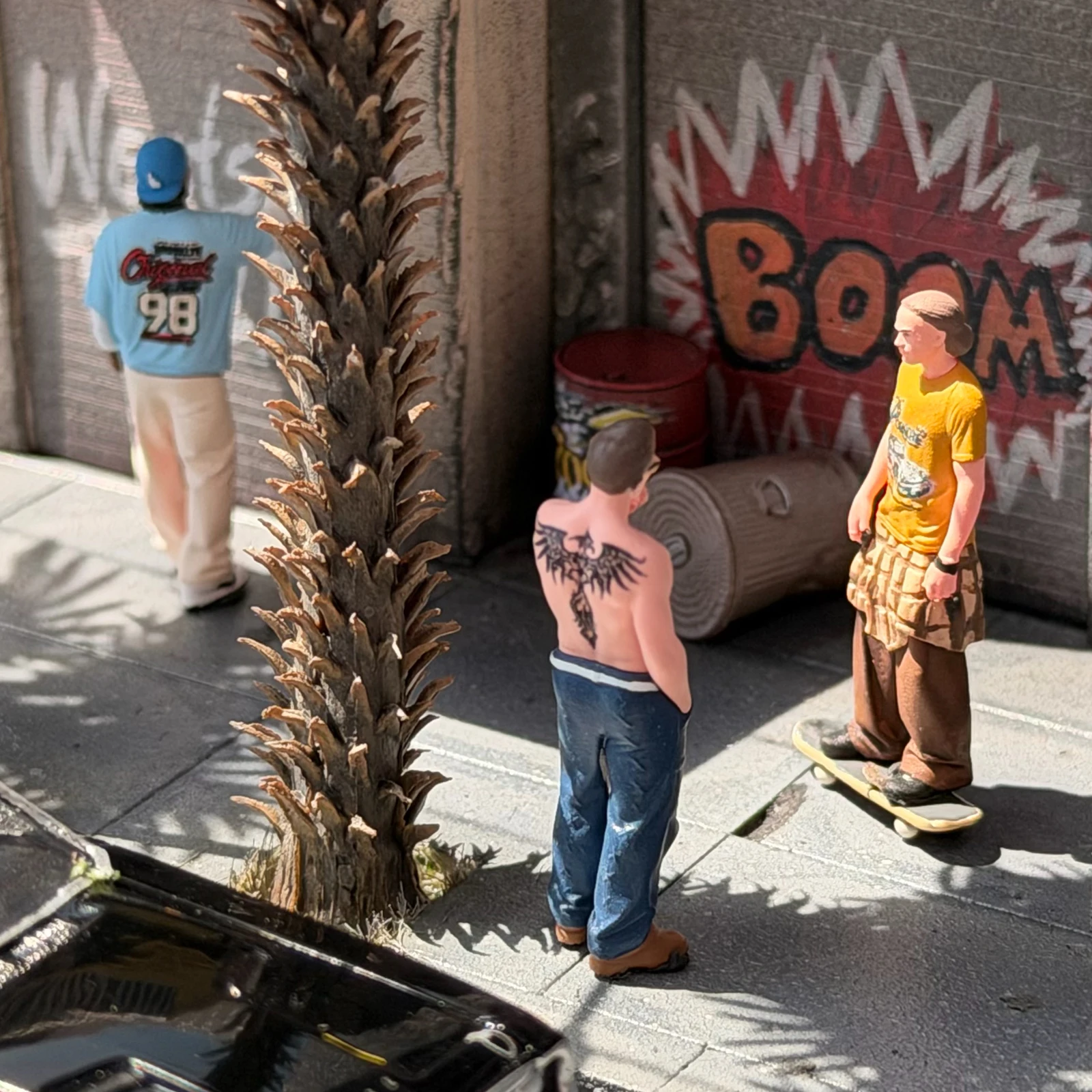 1/64 Scale Resin American Street Youth Figures, Hand Painted Skateboard Crew Miniature Scene Props for Diecast Car Display, AFA view 5