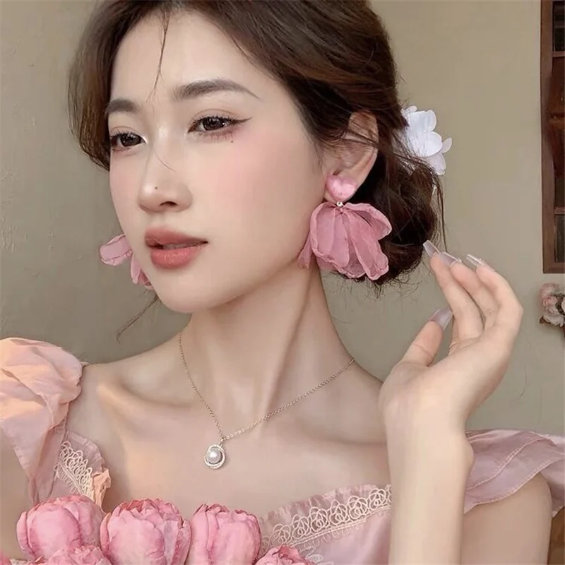 Sweet Mesh Fabric Flower Petal Love Heart Drop Earrings for Women Korean Temperament Versatile Summer Jewelry Party Gift