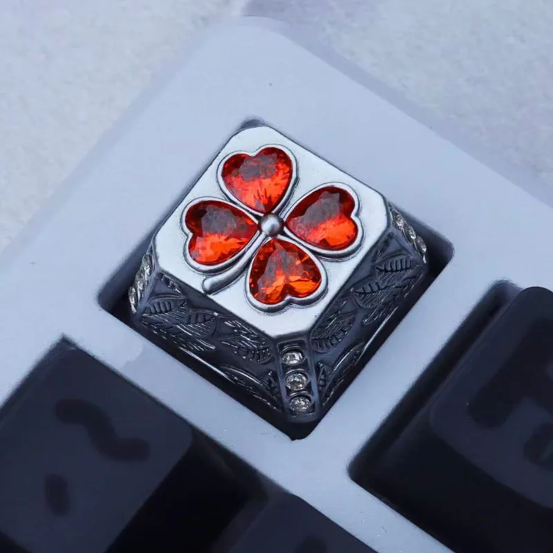 Gemstone inlaid four leaf clover keycap, metal personality, single customized cross axis gaming mechanical keyboard keycap