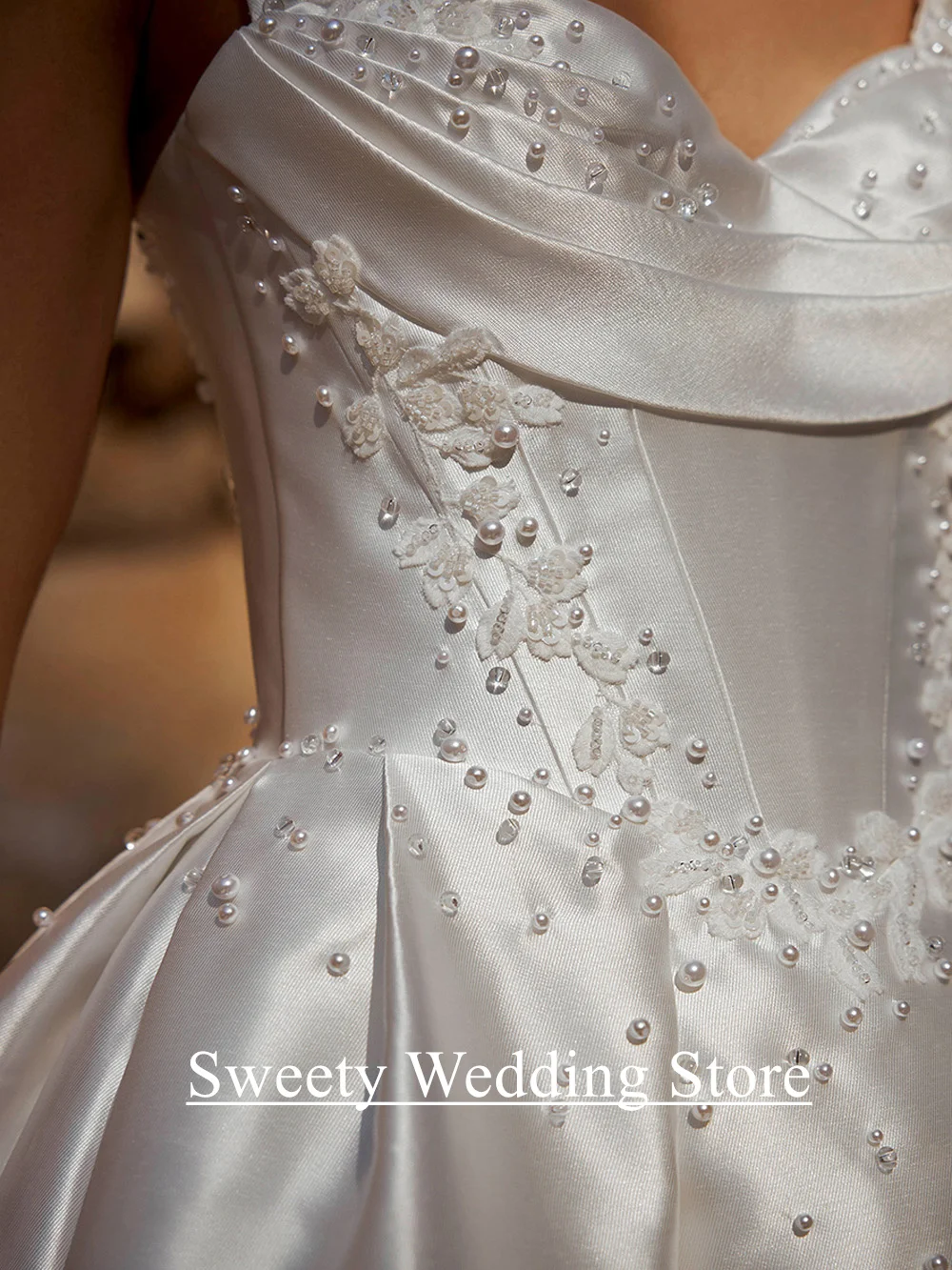Arab Wedding Dresses for Bride 2025 Customized Sexy V Neck Sleeveless Beading Pearls A Line Bridal Gown Split Bride Dresses