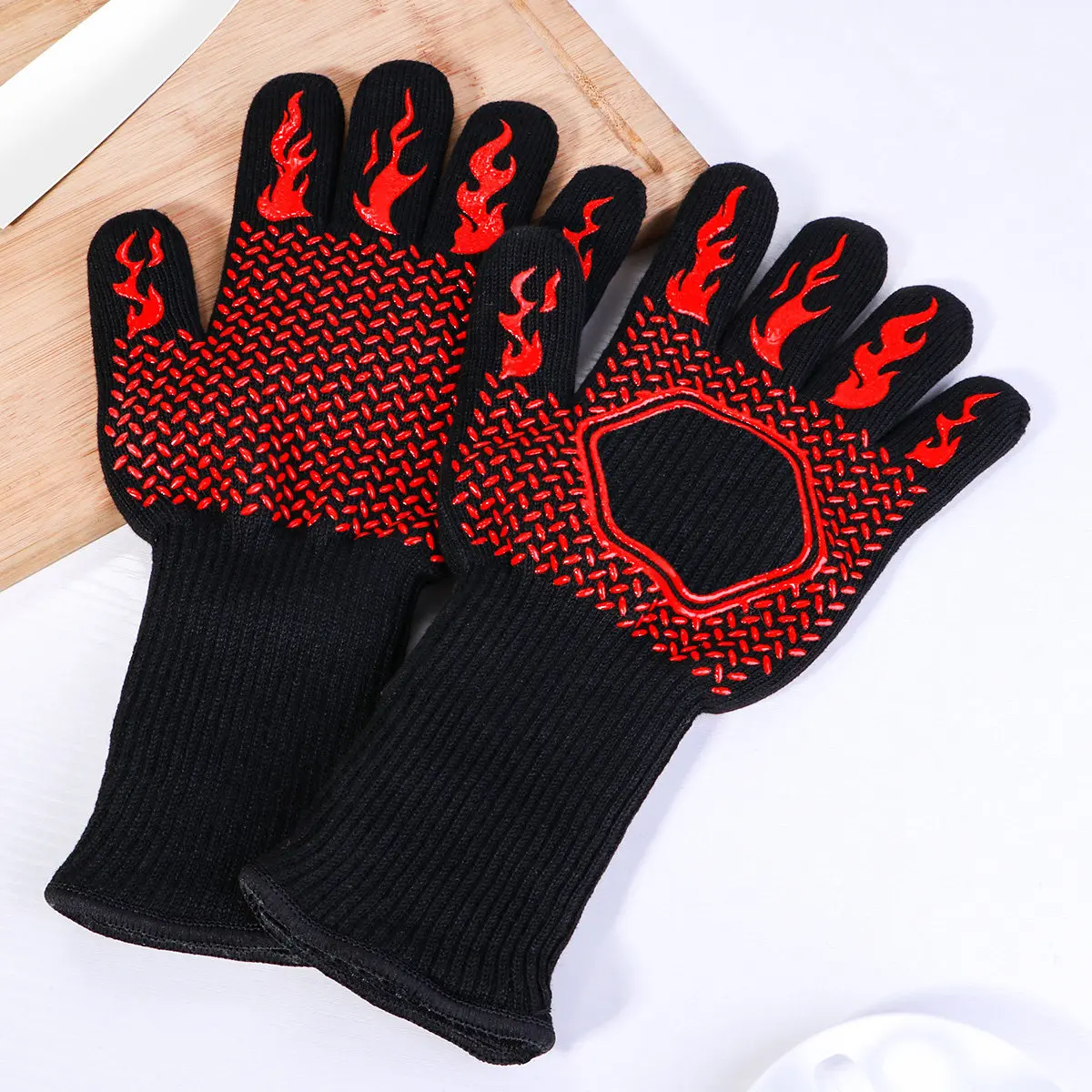 

Pair of Oven Mitt Heat Resistant Gloves Non Slip Bbq Grilling Gloves Cotton Silicone Black Red Kitchen Accessories