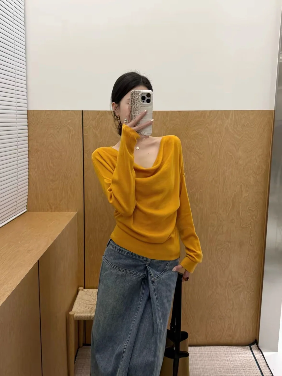 

Мягкий корейский вязаный топ с V-образным вырезом, подчеркивающий ключицы, универсальный, модный, дышащий женский свитер для весны