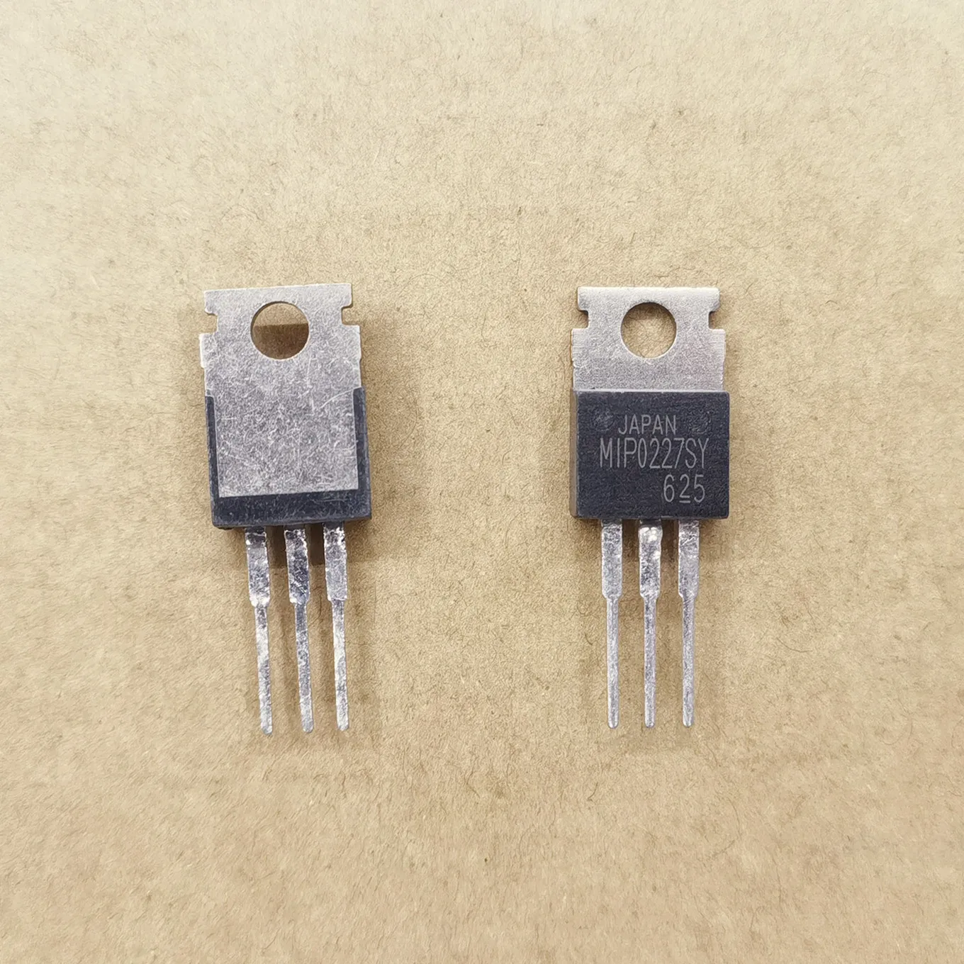 Original new 100% MIP0227SY power regulator switch voltage stabilization 3.5A 700V
