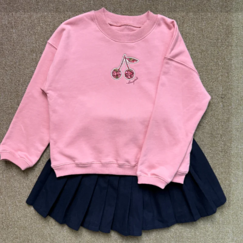 

Goods in Stock! 26 Autumn/Winter Girls' Pink Cherry Embroidered Hoodie Round Neck Top