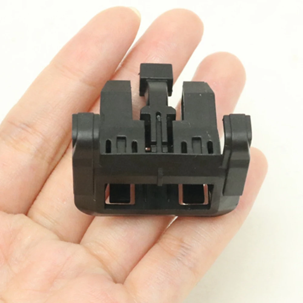 

For Porsche Cayenne Panamera 971 Audi Q5 Q7 A8 Q8 SQ8 E-tron Quattro GT Bentley Bentayga Rear Seat Backrest Fixing Buckle Clip