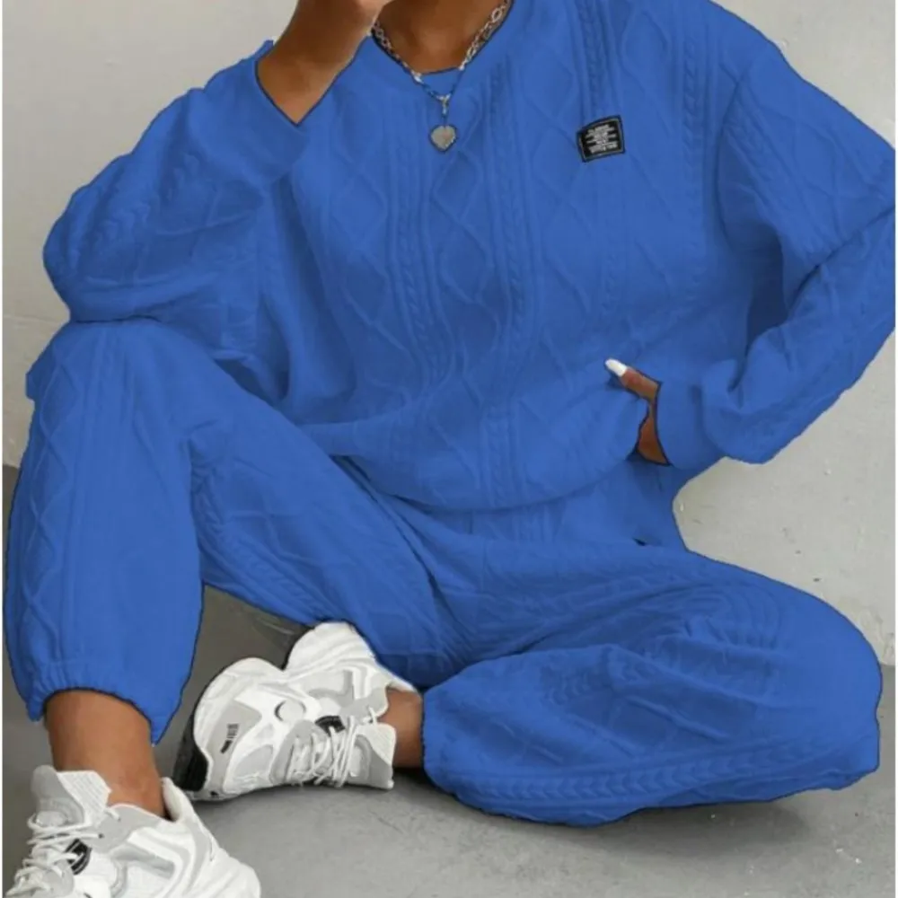 秋と冬の女性のジャカード長袖カジュアルラウンドネックスウェットシャツとズボンスーツONeck-round保温ソリッドカラー