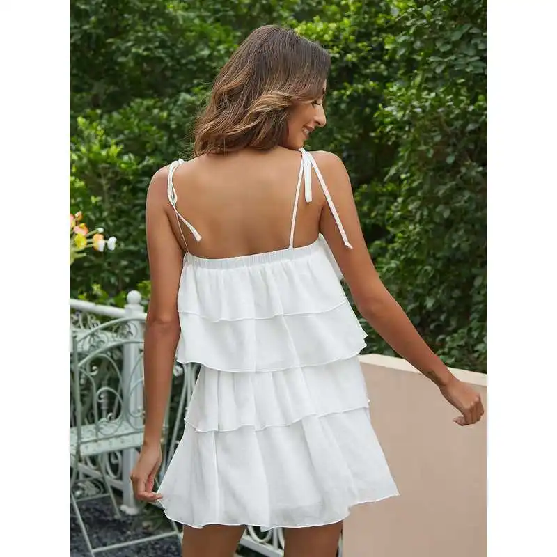 

Весенний модный комплект из трех предметов: белая хлопковая юбка-кейк и шикарный топ для женщин среднего возраста. Зимняя одежда.