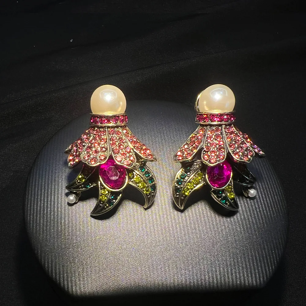New vintage vintage earrings, bronze real gold, high-end rhinestone, Czech diamond marking, light luxury vintage earrings