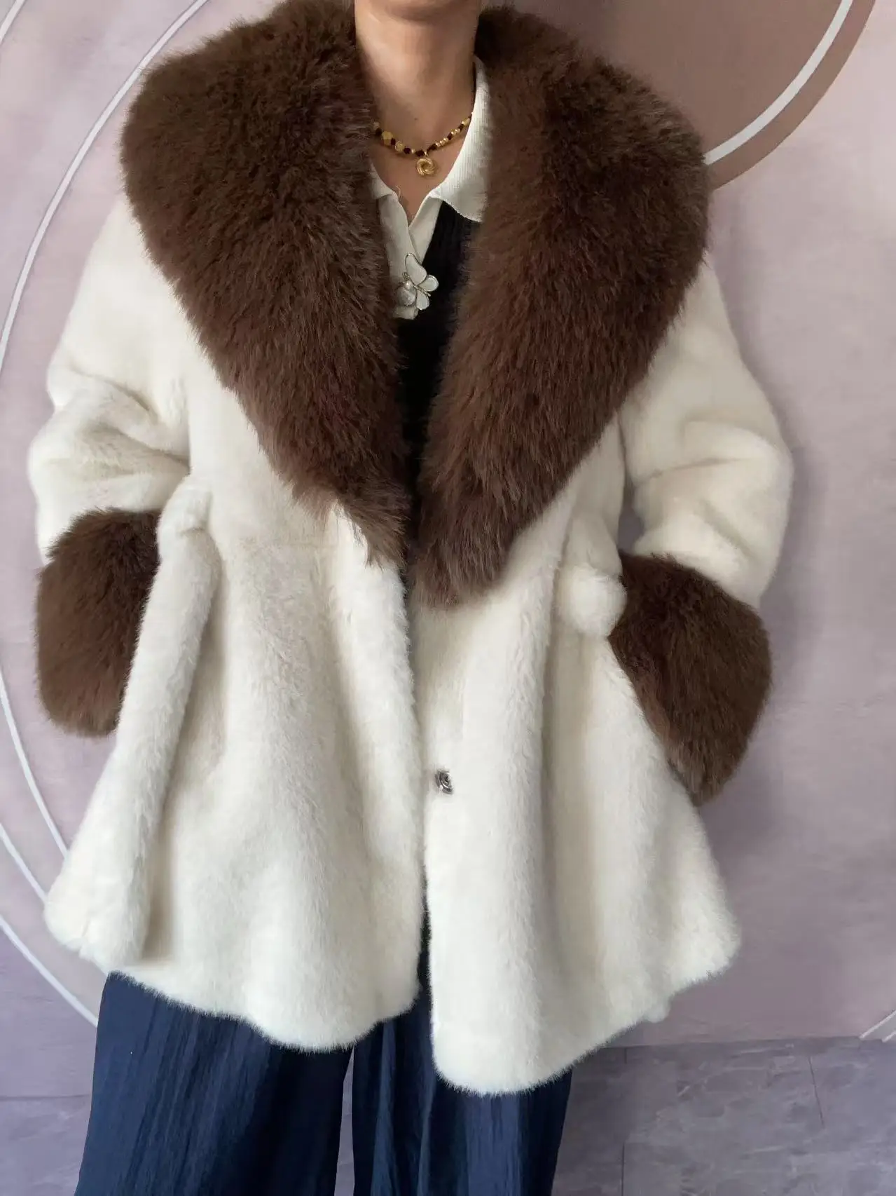 Luxury High Quality New Large Fur Collar Fur Coat Belt Slim Jacket Women Winter Warm Eco-Friendly Mink Fox Fur Coat Premium Tops
