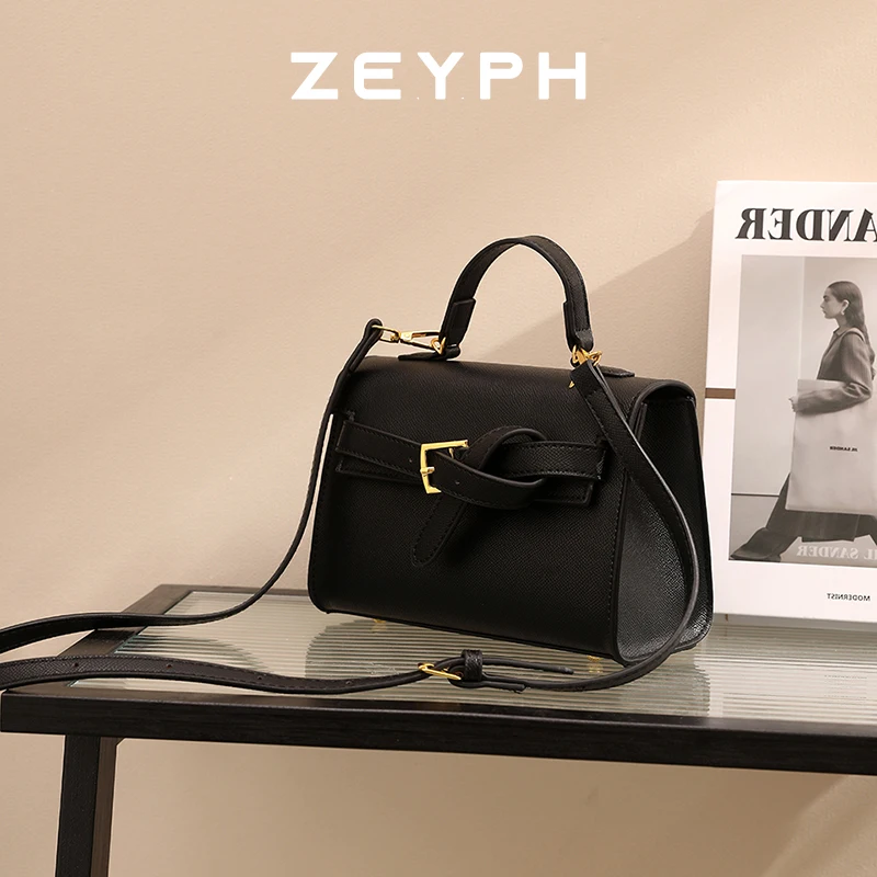 

Zeyph Versatile Classic Small Square Bag 2025 Y2K Ladies Shoulder Bag Females Retro Handbags