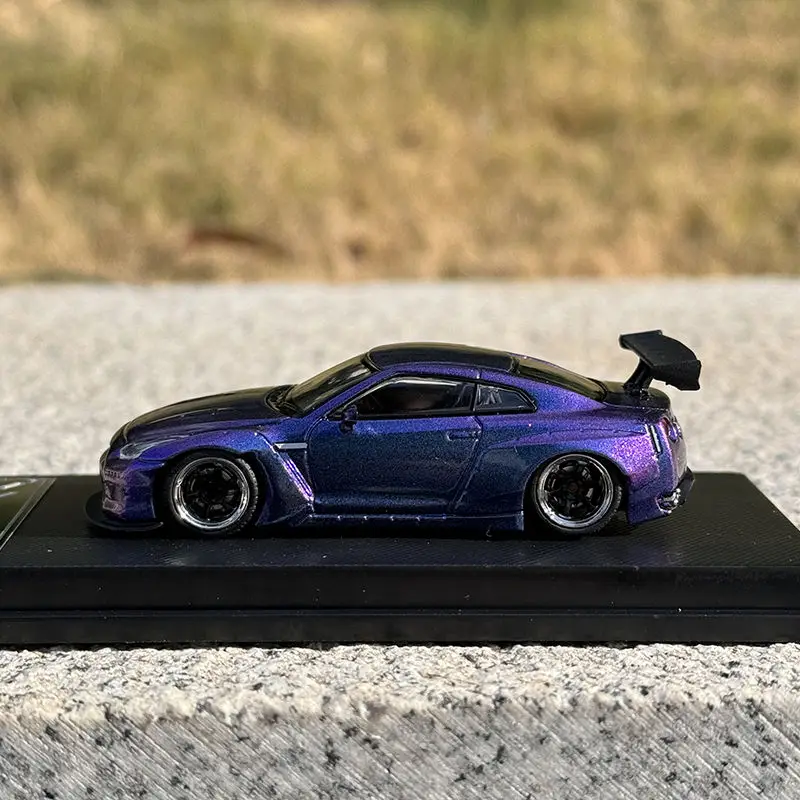 Diecast 1/64 Scale LBWK Nissan GTR R35 Model Car Nissan GTR Alloy Car Model Toys for Boys Original Box
