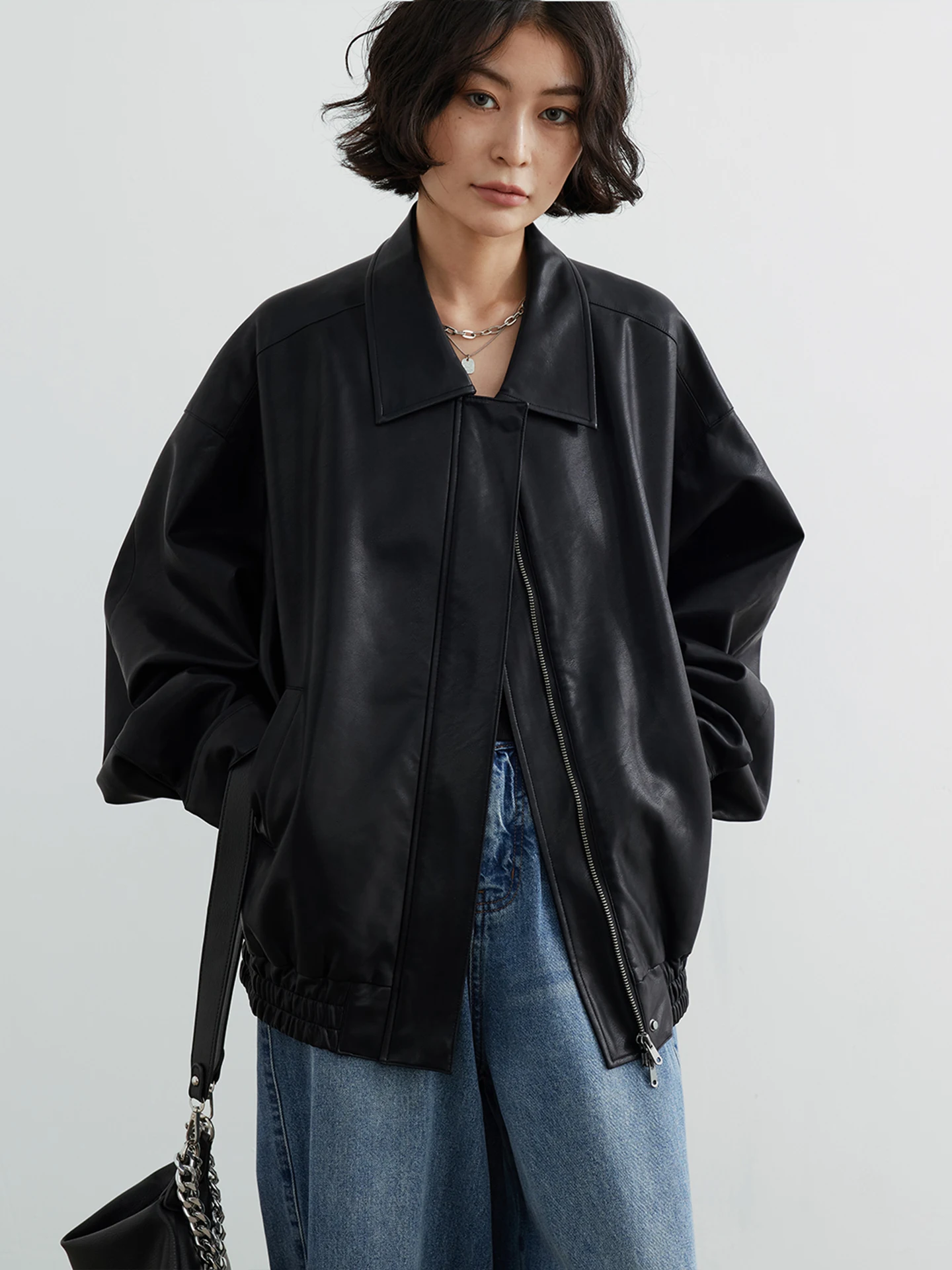 ประสบการณ์ร้านอาหารใหม่ เสื้อแจ็คเก็ตหนัง PU แบบคลาสสิก แขนยาว ซิปปิด  สำหรับสาวๆ