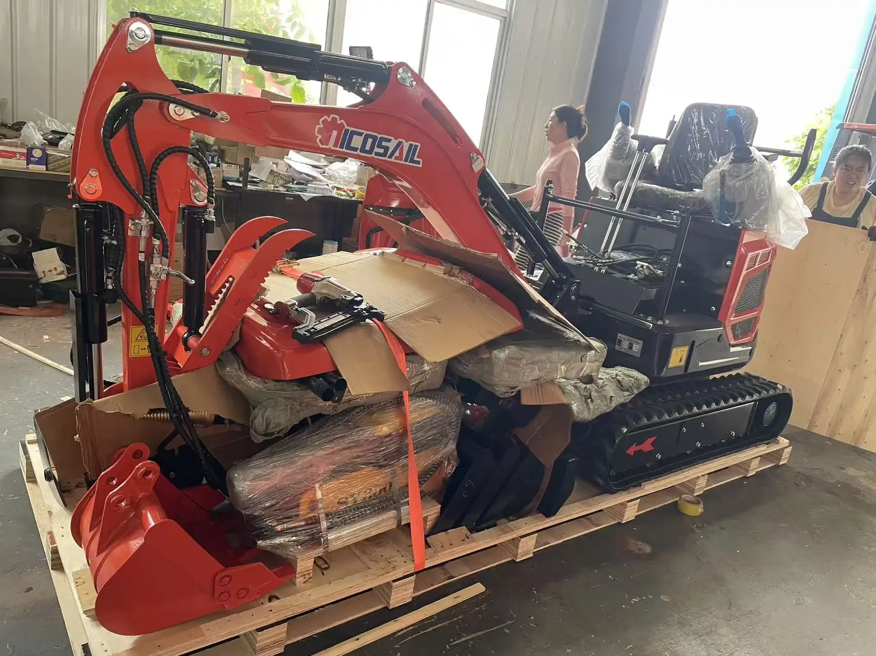 

1.7T Mini Excavator Small Digging Machine with Swing Boom CE Euro 5 Diesel Engine
