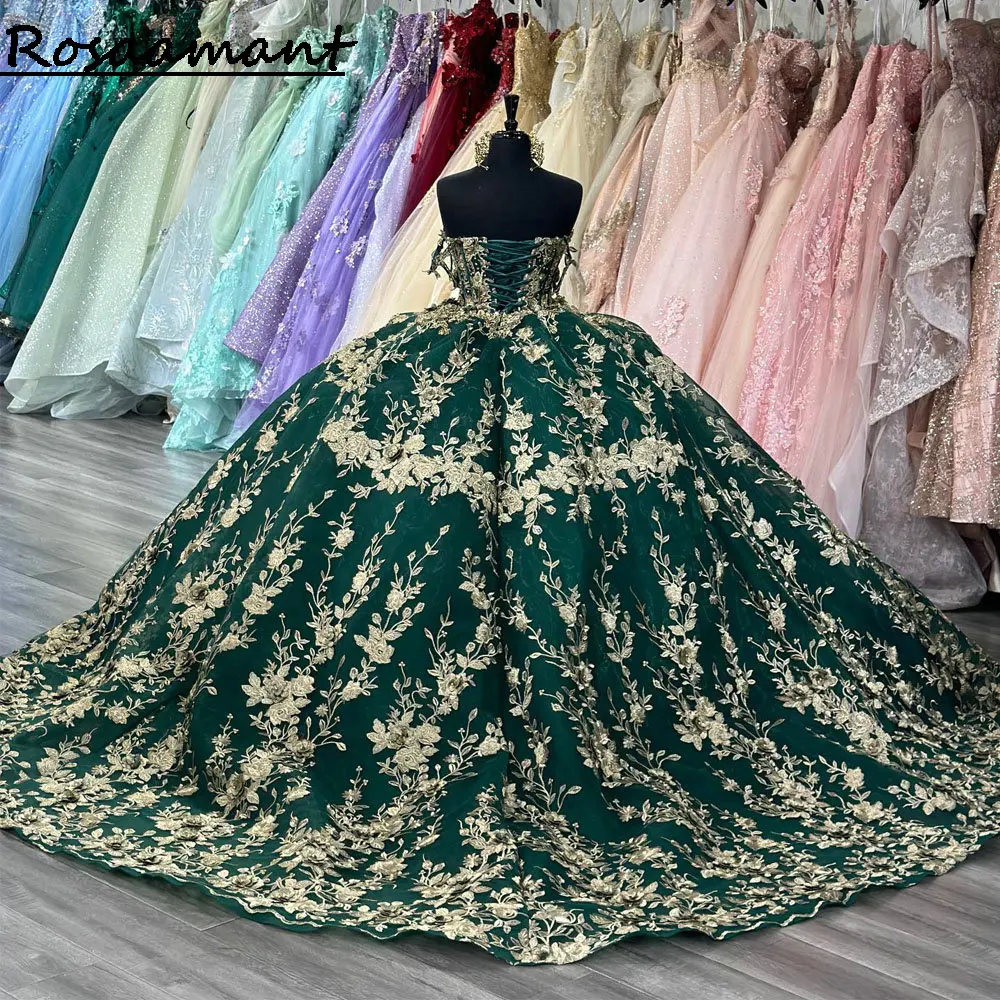 Vestido De baile De quinceañera con hombros descubiertos, verde esmeralda, apliques florales dorados, corsé De encaje, 15 Años