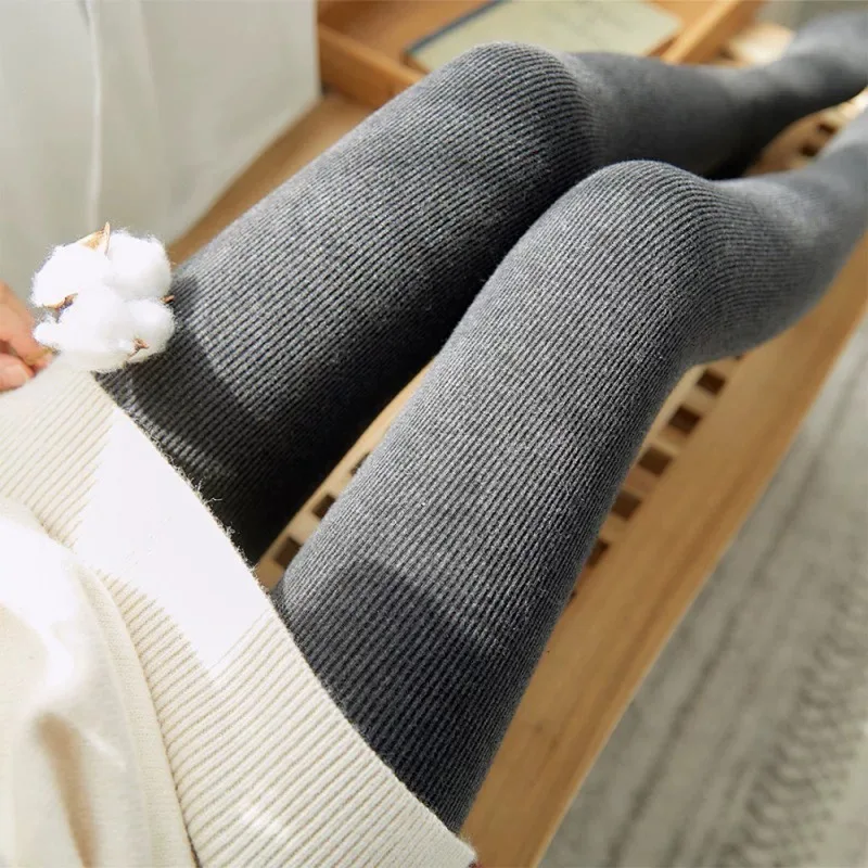 

Осень-зима 2025: толстые бархатные колготки из хлопка в вертикальную полоску, женская верхняя одежда, эластичные серые колготки