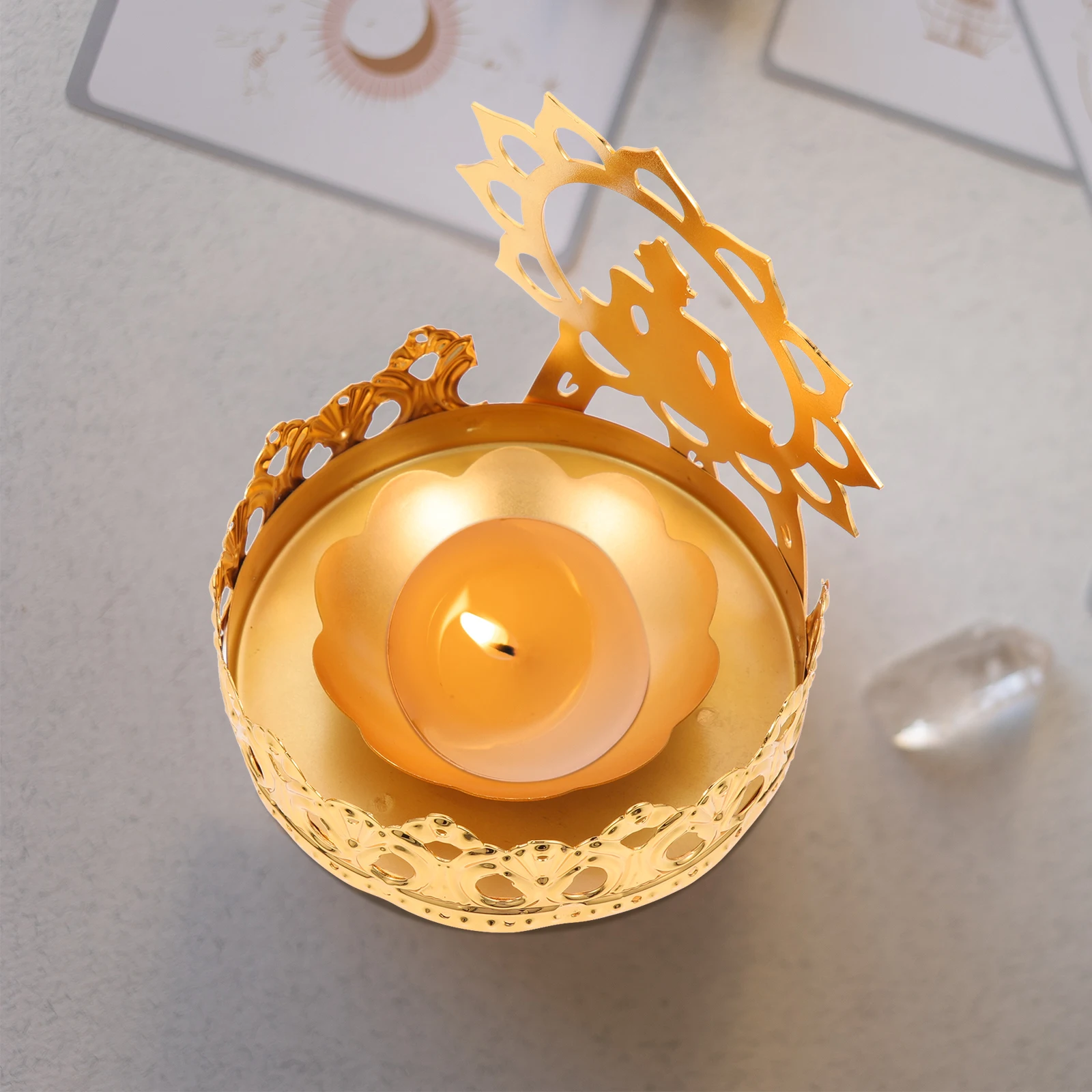 

Vintage Metal Holder Decorative Hollow Out Candlestick Tabletop Candelabra For Wedding Home Party Decoration Gift