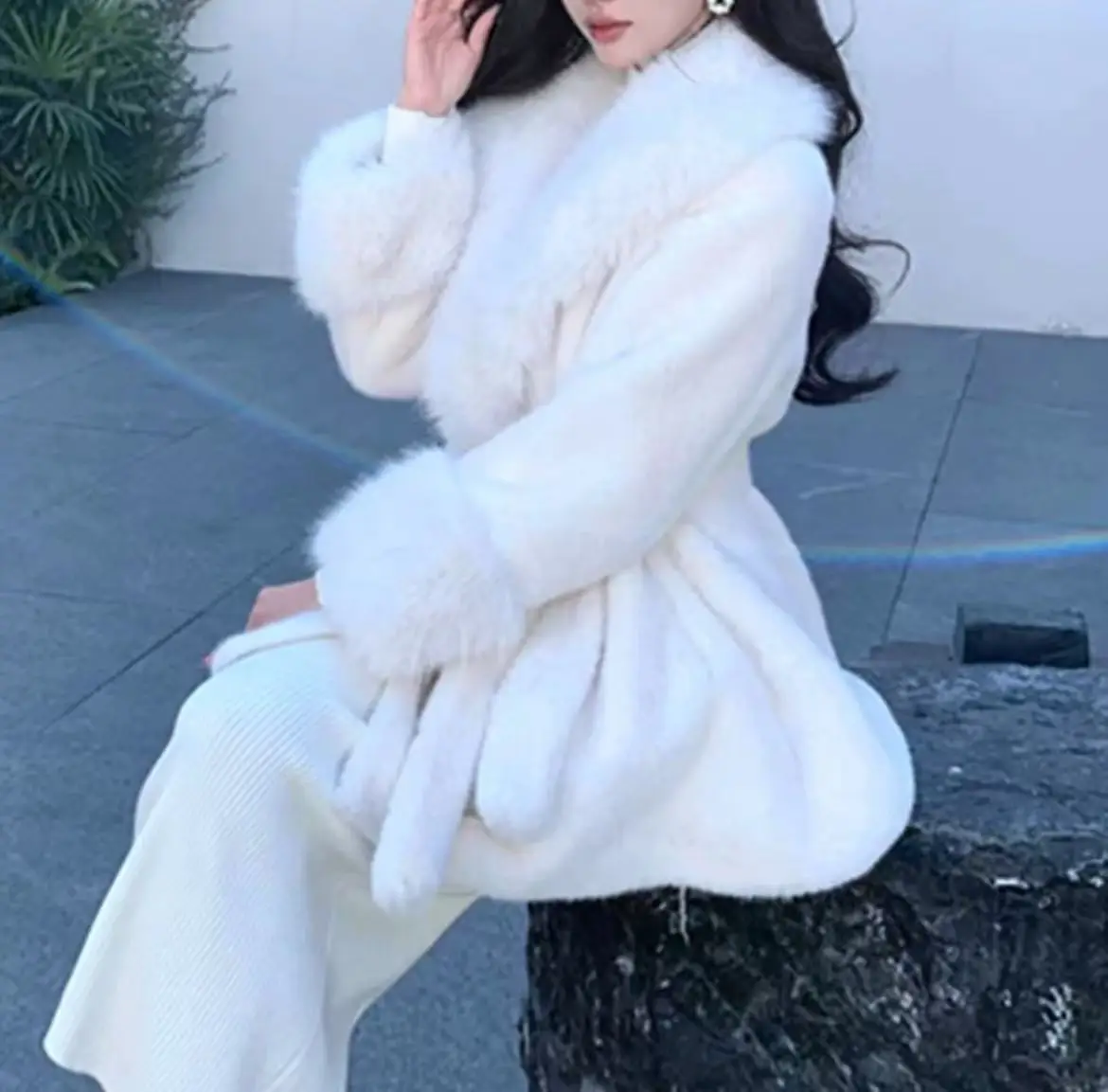 Imitation Mink Mid-Length Coat with Luxury Fox Fur Collar - Slim Fit, High-Fashion Style