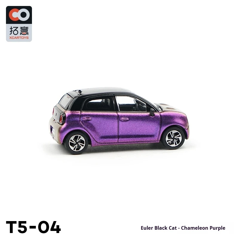 

XCARTOYS 1:64 Scale Alloy Car Model Toy Eurocat Black Cat Chameleon Purple Color Changing Remote Control RC Vehicle Collectible